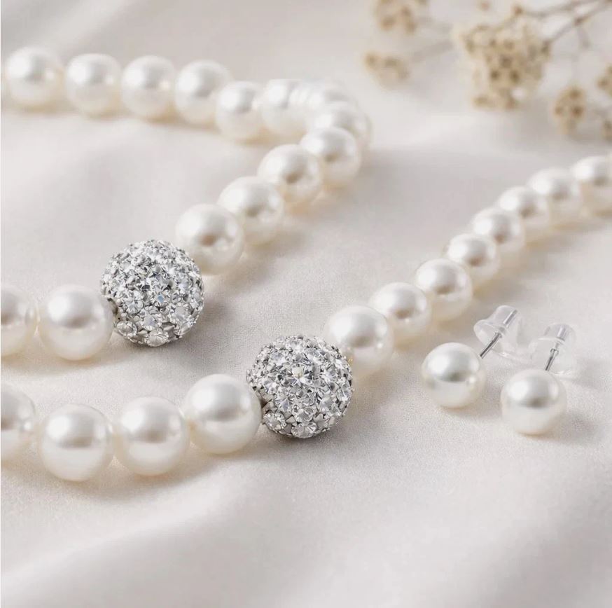White Pearl Jewelry Set for Women's Three-Piece Set with Necklace Earrings and Bracelet