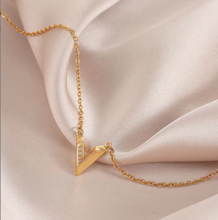 18k Gold Plated Charm Fashion Jewelry Chain Link round V shape Pendant Necklace