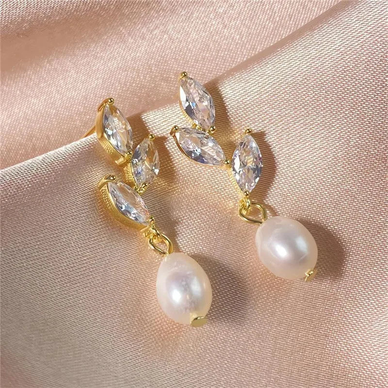 14K Gold Leaf Shape Dangle Earrings With Imitation Pearl Pendant