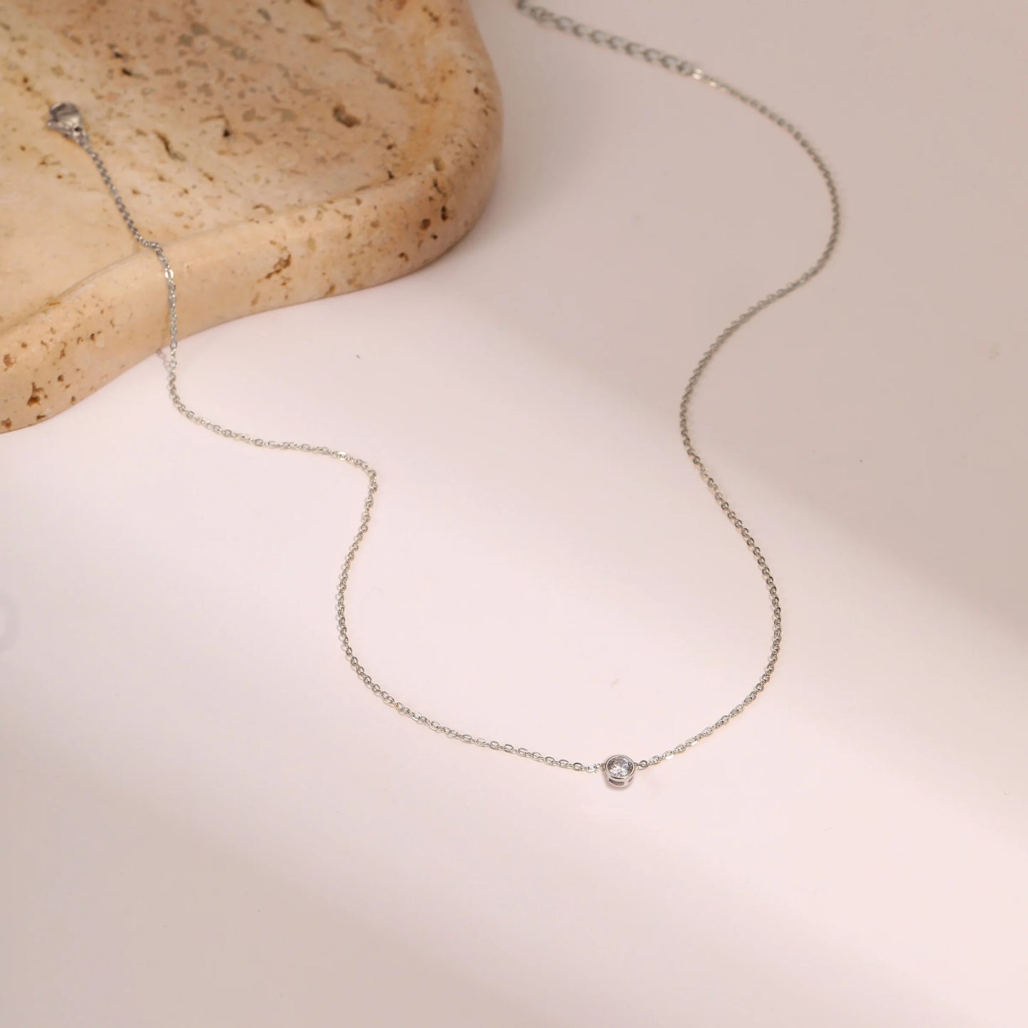 18K Gold Teardrop Shape Single Stone Necklace Zirconia One Stone Diamond Water Drop Necklace