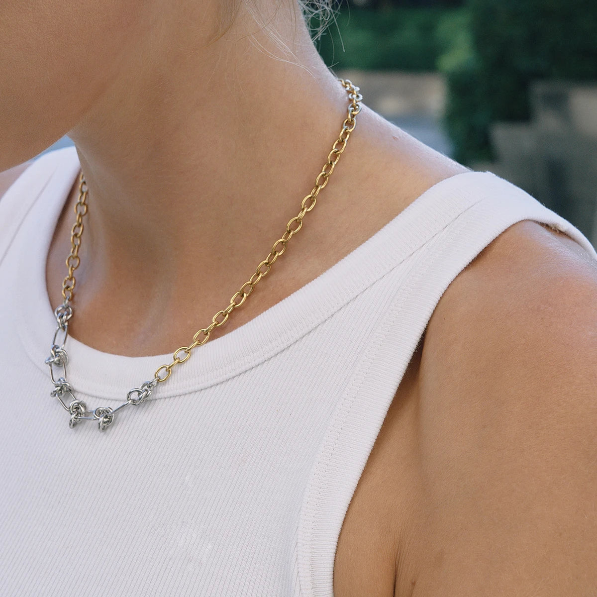 Waterproof Anti Tarnish Two Tone Gold Plating O Chain Silver Thread Knot Shape Two Tone Necklace