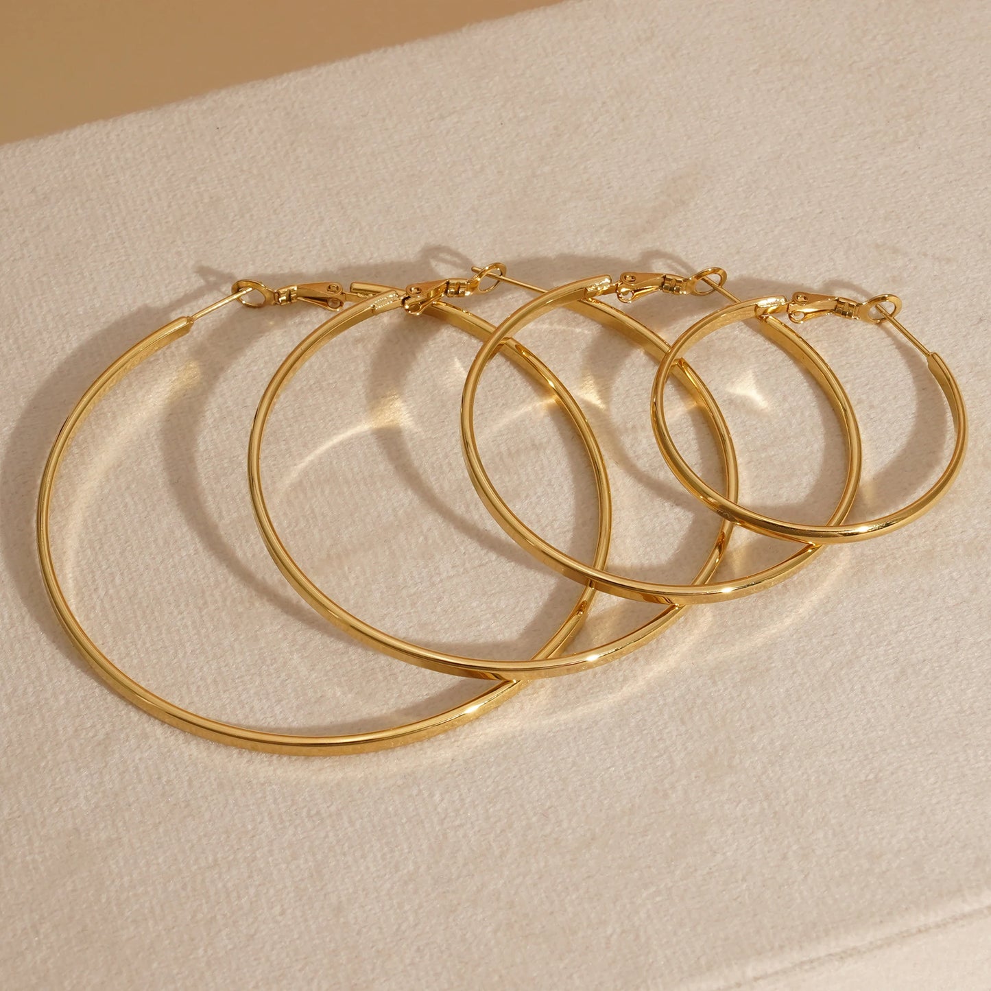 Trendy Minimalist Stainless Steel  Hoop Earrings Waterproof Gold Plated Versatile Circle Earrings Jewelry for Women