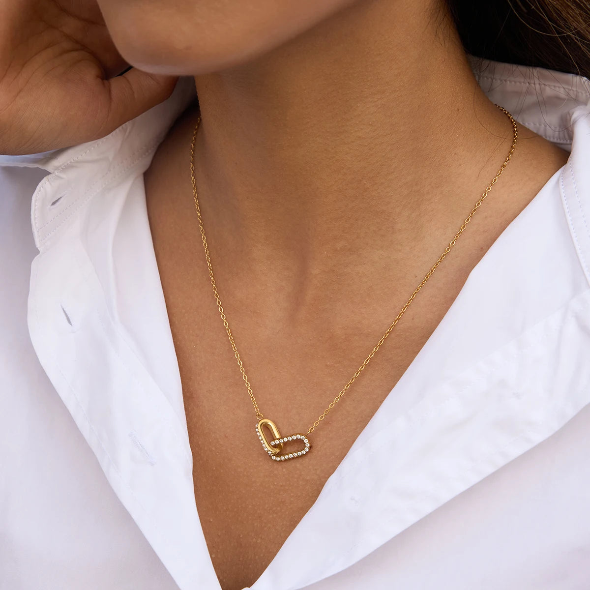 18K Gold Plate Necklace Classic Zircon Oval Geometric Interlocking Pendant Woman and Kids