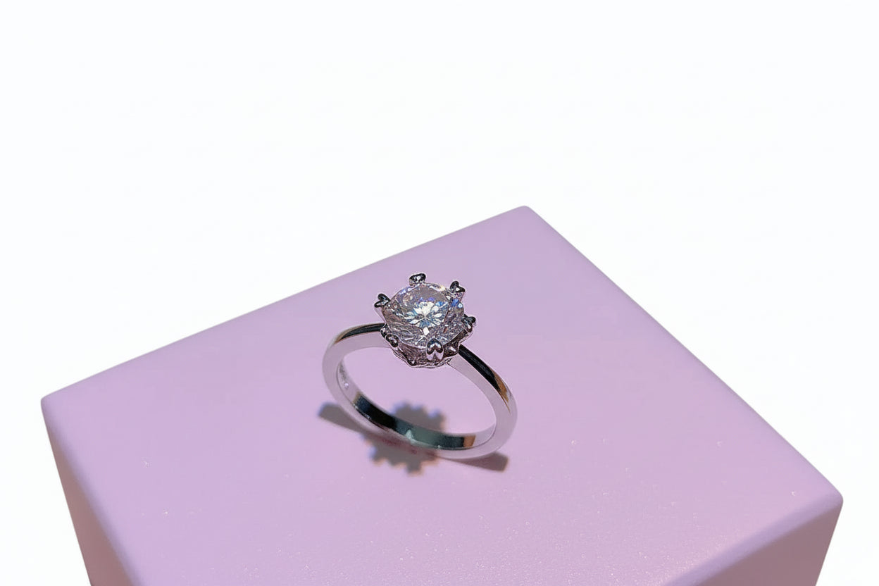 Round Cut Zircon Pendant Necklace Platinum Plated Blade Chain Trendy Silver Jewelry