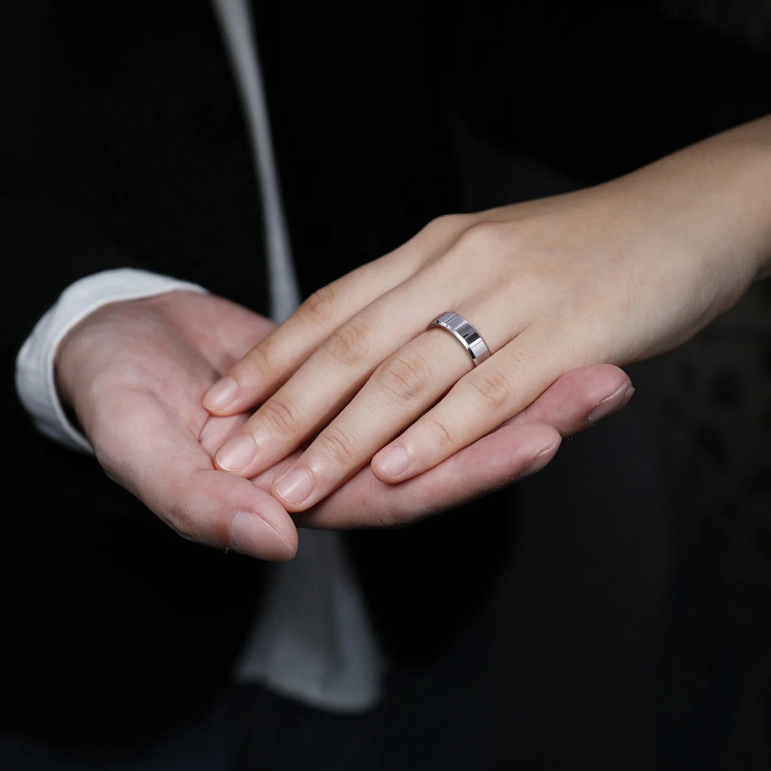 6MM High Polished Beveled Edge Tungsten Carbide Rings for Women and Men