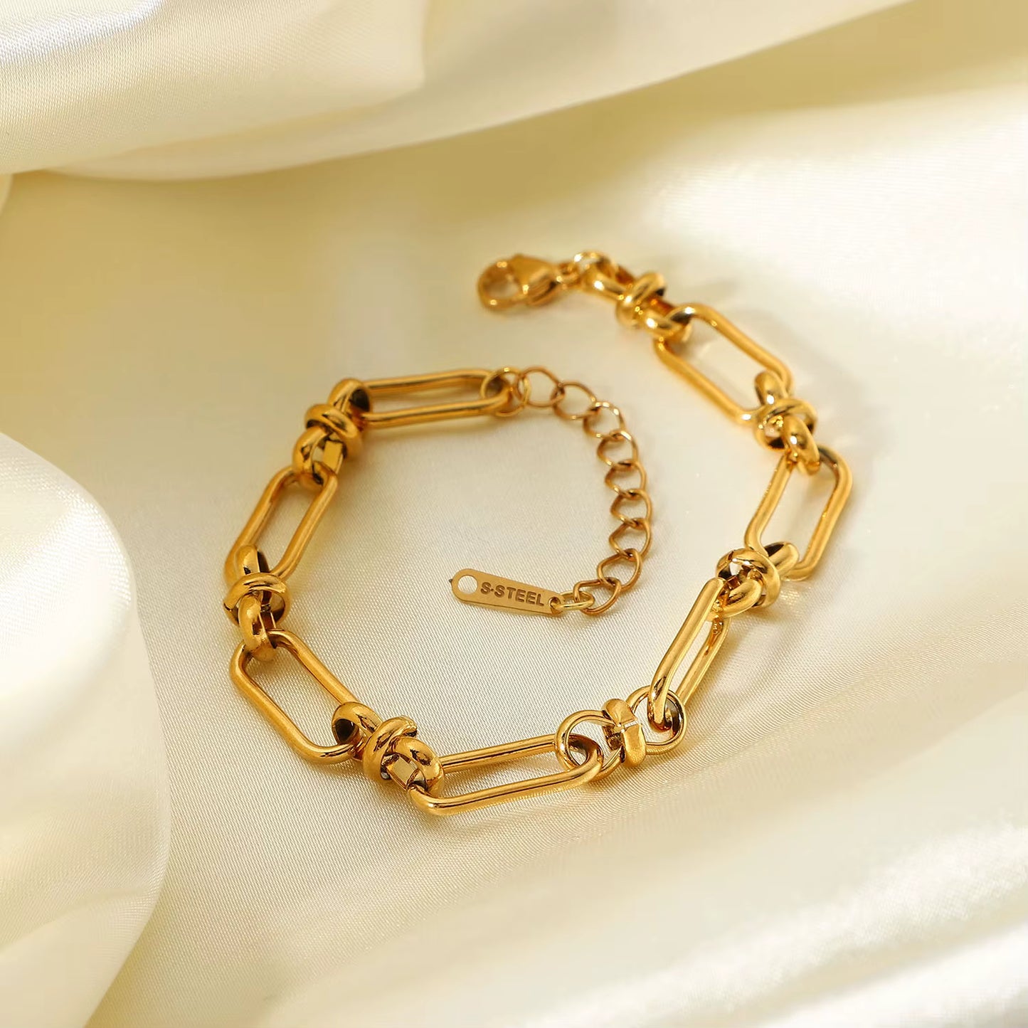 Luxury Fashion Charm 18K Gold Plated Chain Bracelet