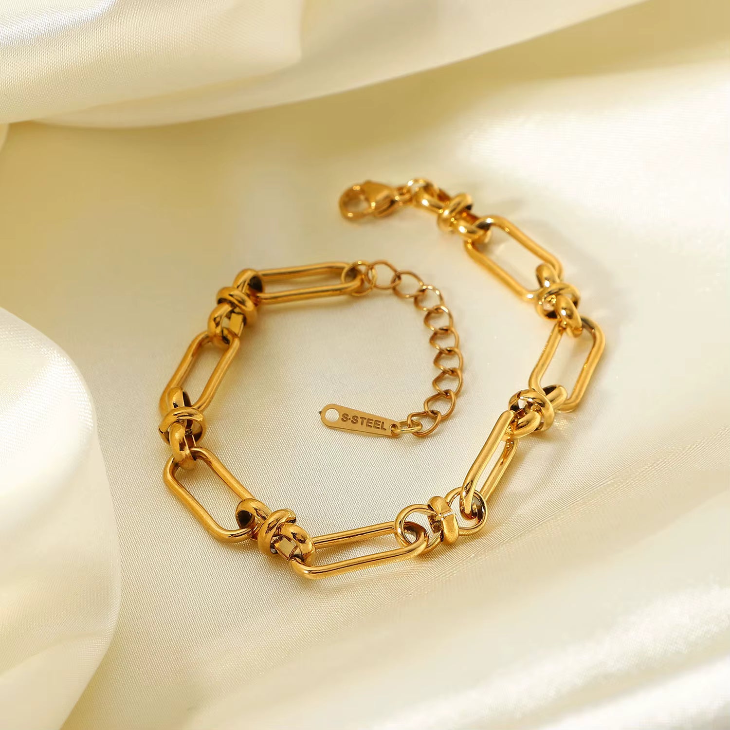 Luxury Fashion Charm 18K Gold Plated Chain Bracelet