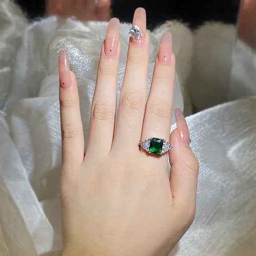 Load image 1 in gallery view. Elegant Vintage Beautiful Square Shape Green Gem Rings