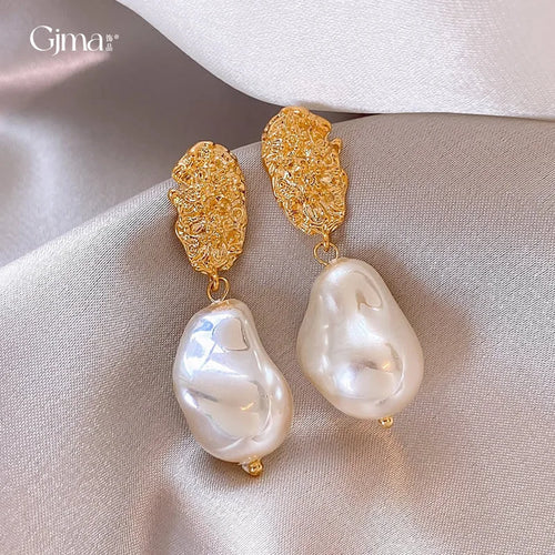 Load image 1 in gallery view. Silver Pleated Geometric Irregular Pearl Gold Plated Earrings