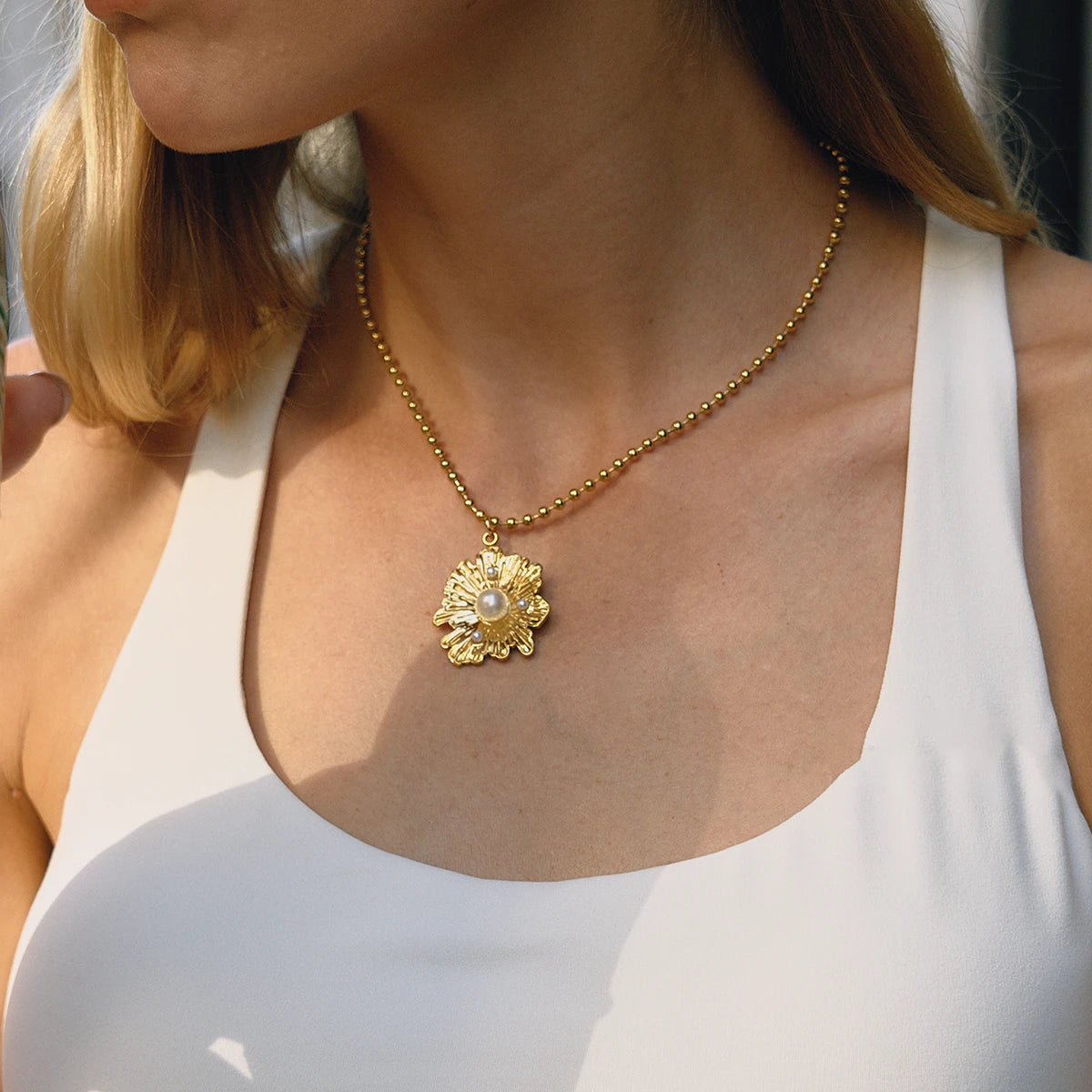 Gold Rope Chain Glass Pearl Flower Bead Pendant Necklace Girls and Women