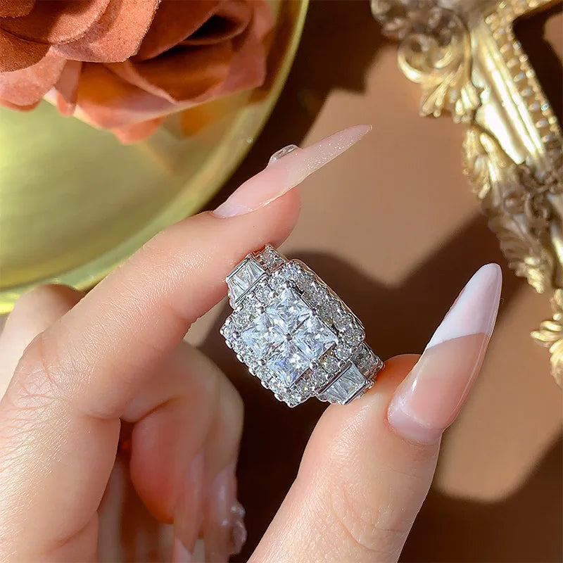 Platinum Plating Charming Multi-zirconia Geometric Wedding Engagement Ring for Women