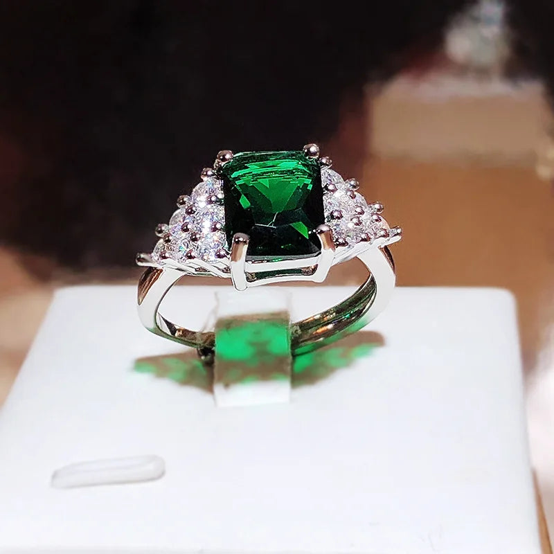Elegant Vintage Beautiful Square Shape Green Gem Rings