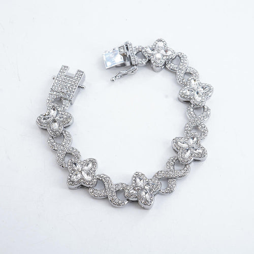 Load image 1 in gallery view. Elegant Silver white diamond Four-leaf Clover 8-character Natural Stone Necklace